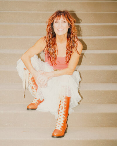 Jo Dee Messina returns with ‘Bridges’